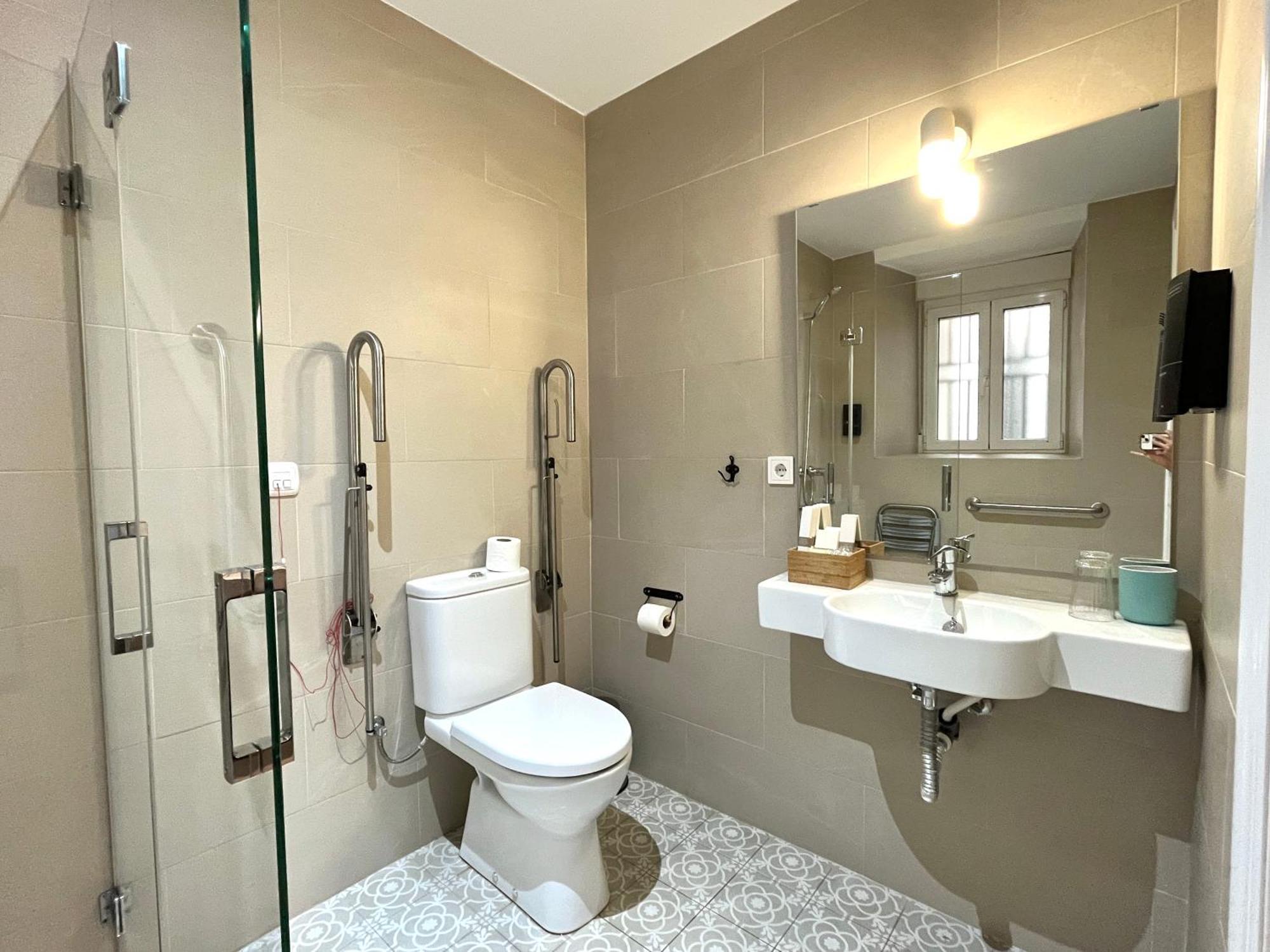 Triple Room,1541827348:JPEG